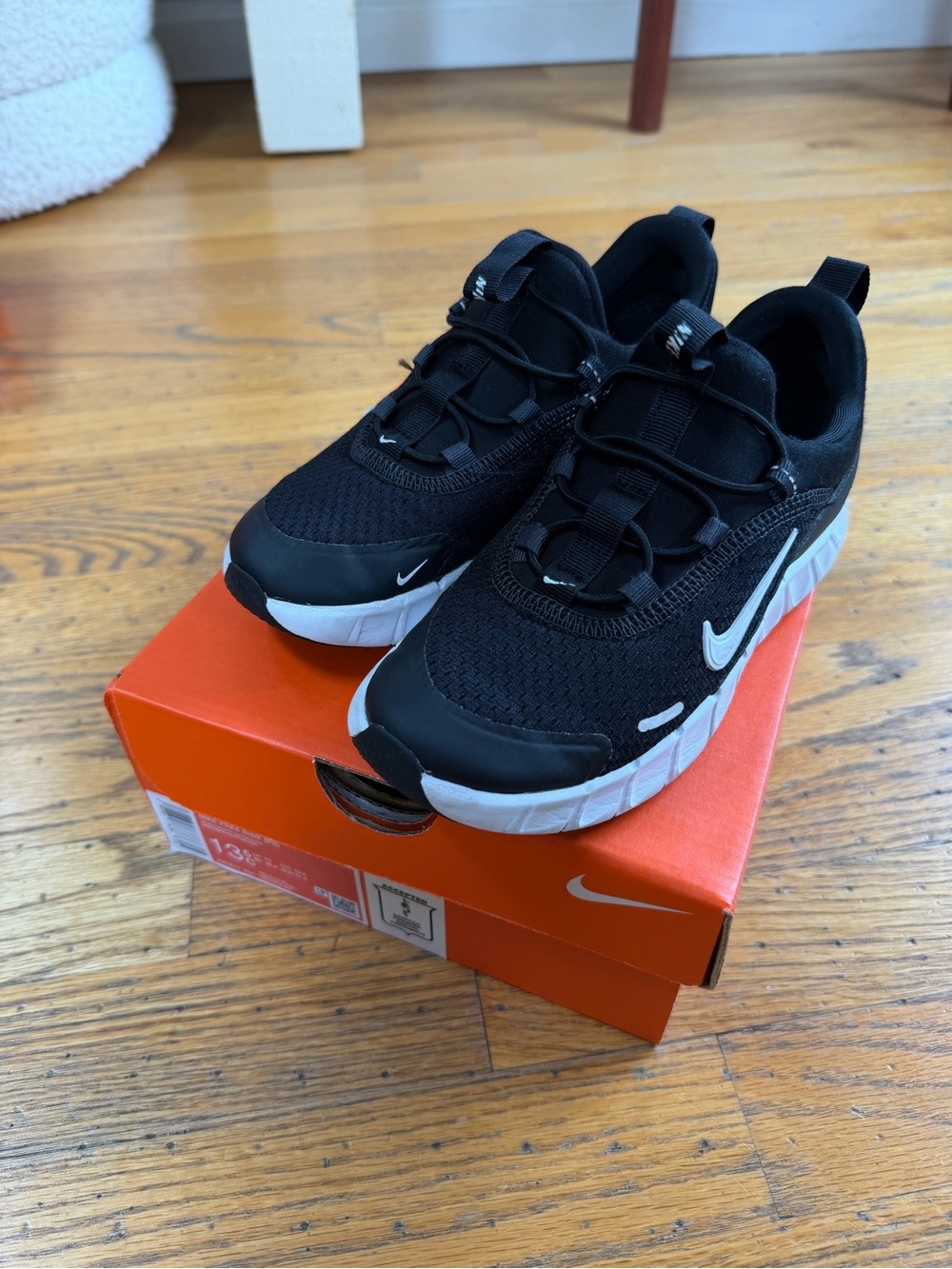 Nike free kid kicks preschool sz 13.5